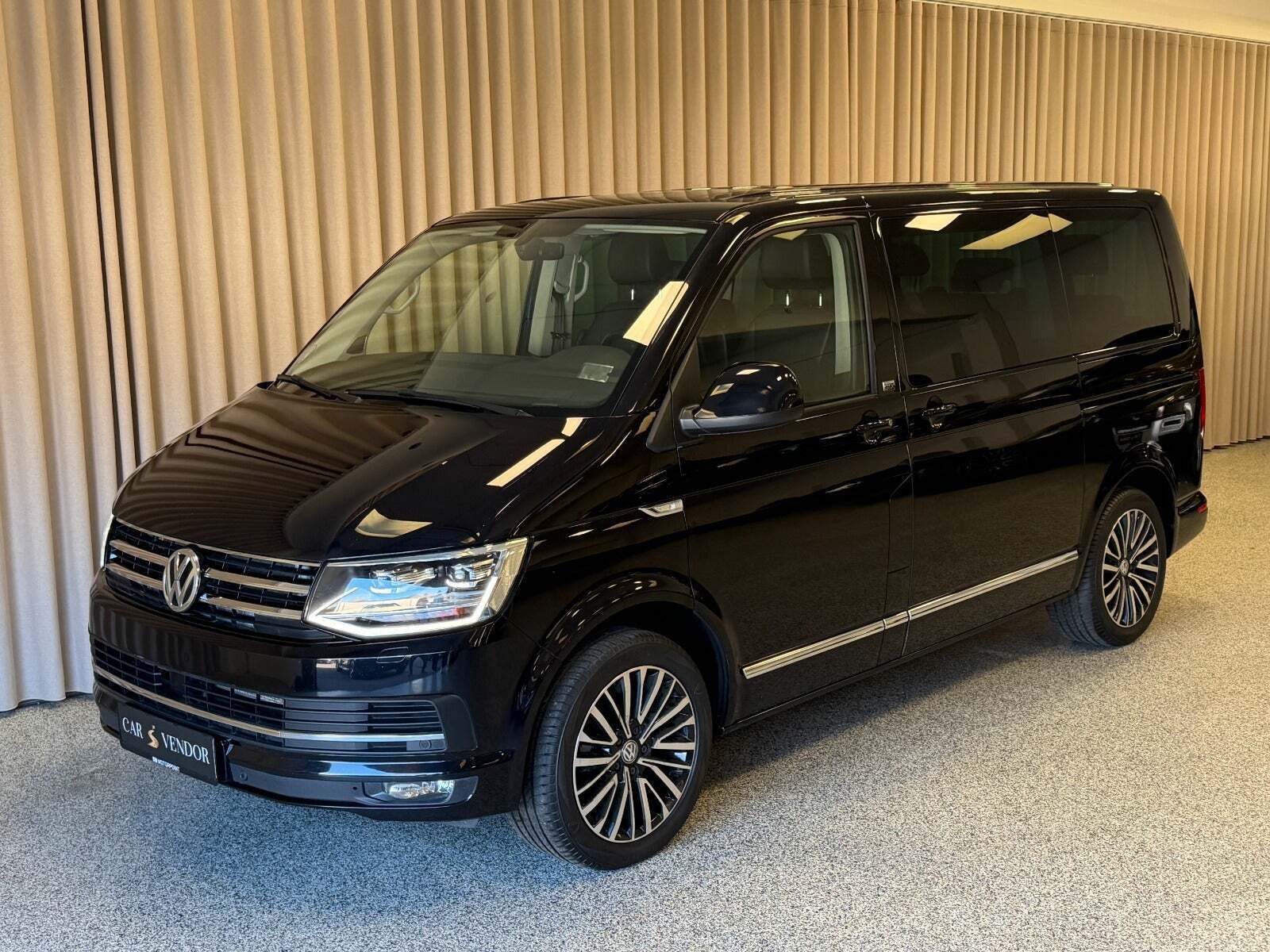 VW Multivan 2,0 TDi 204 Highline DSG kort