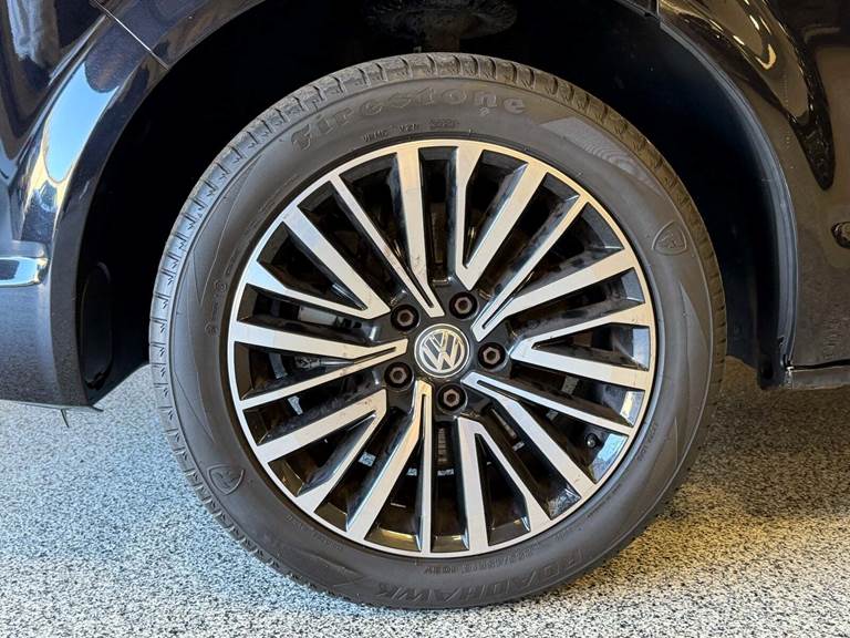 VW Multivan 2,0 TDi 204 Highline DSG kort