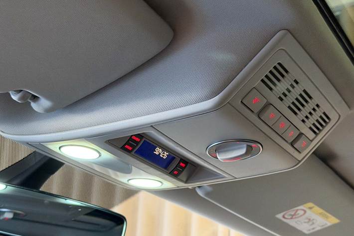 Sort VW Multivan fra 2017