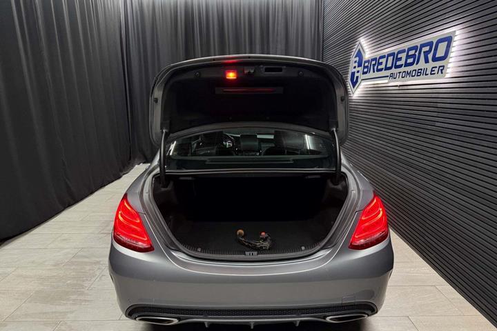Grå Mercedes C180 fra 2014