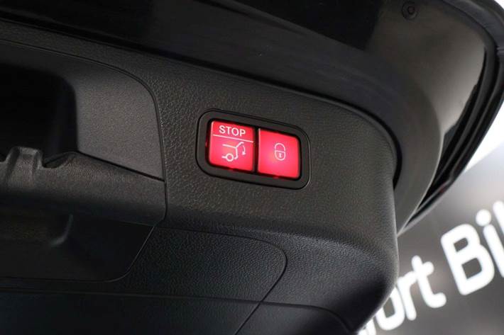 Sort Mercedes EQC400 fra 2023