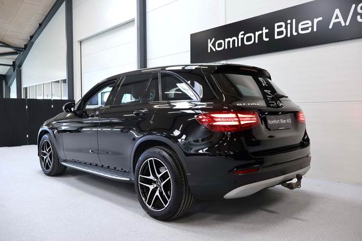Sort Mercedes GLC220 d fra 2017