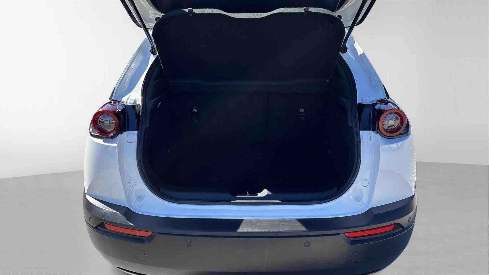 Hvid Mazda MX-30 fra 2022