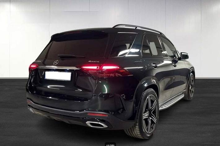 Grøn Mercedes GLE350 de fra 2024