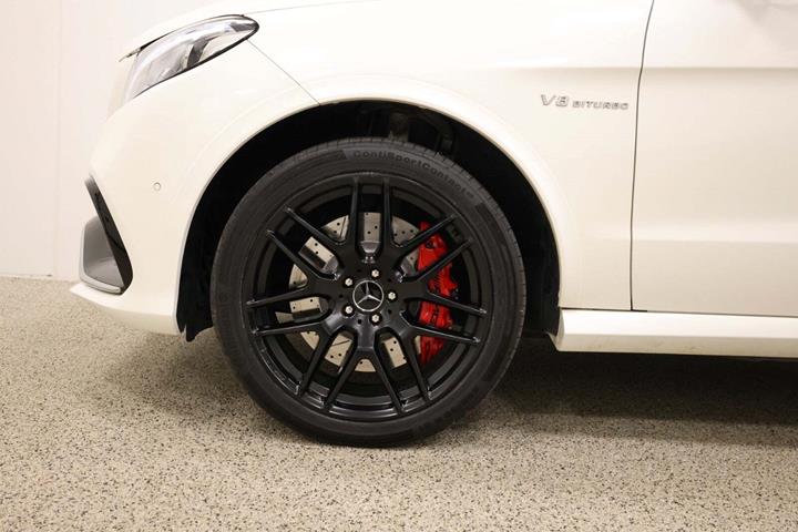 Hvid Mercedes GLE63 fra 2016