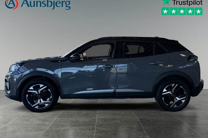 Grå Peugeot e-2008 fra 2024