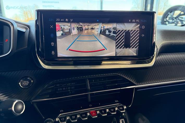 Grå Peugeot e-2008 fra 2024