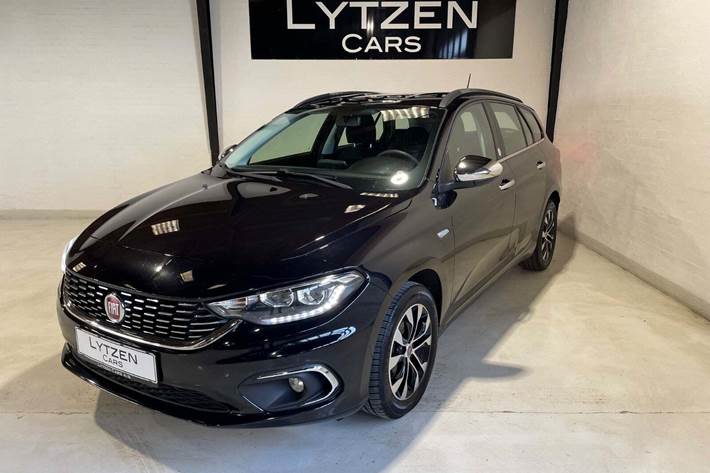 Blå Fiat Tipo fra 2021