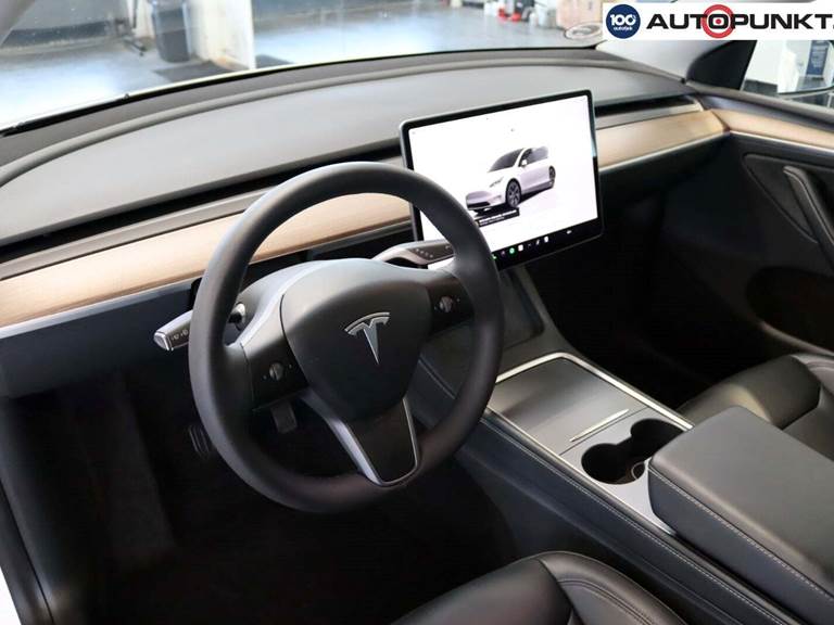 Tesla Model Y Long Range RWD