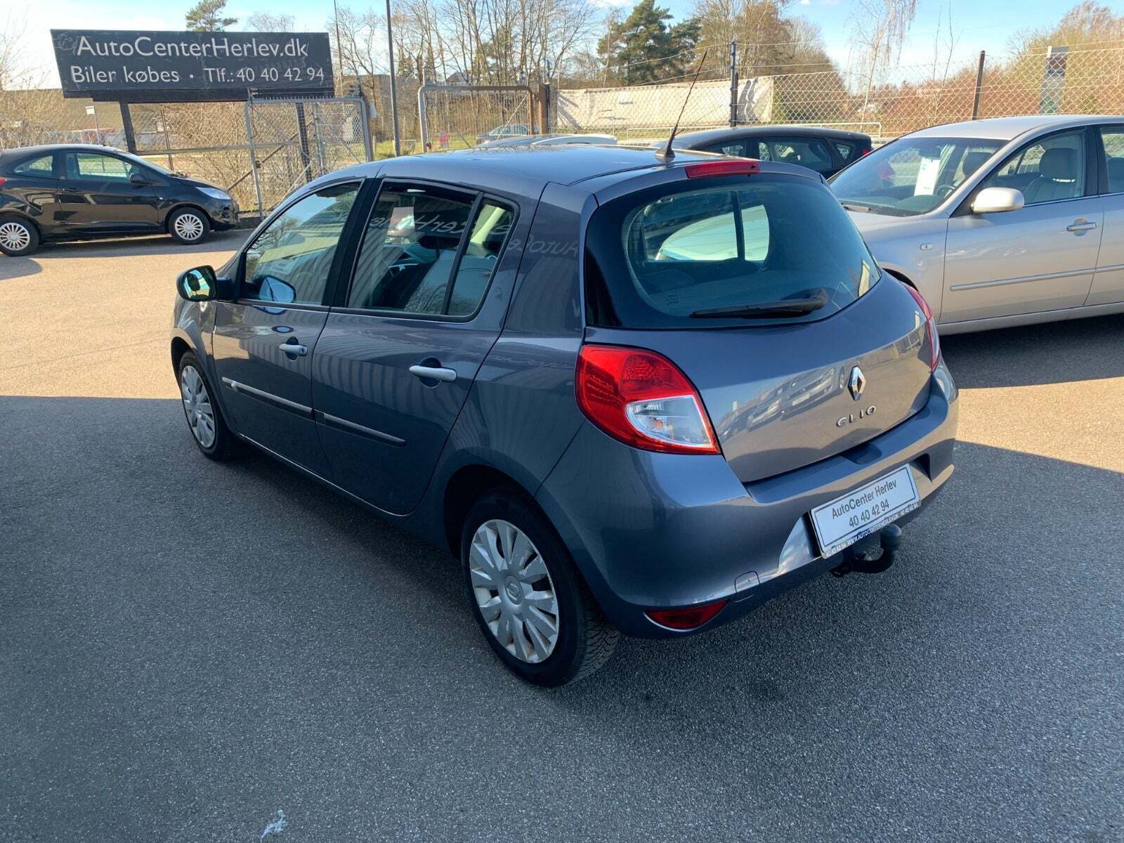 Blå Renault Clio III fra 2011