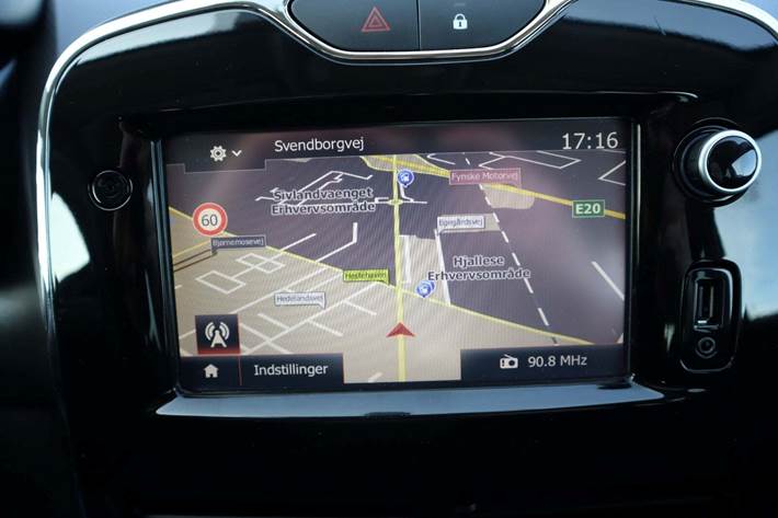 Sølv Renault Clio IV fra 2014