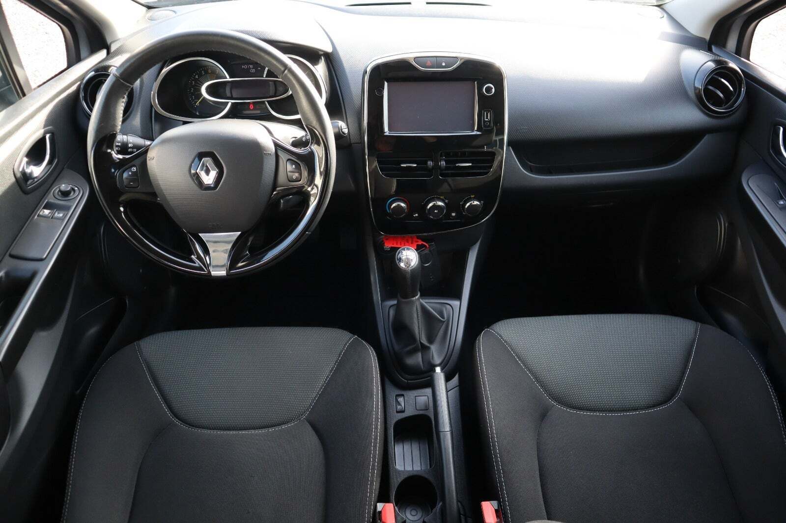 Renault Clio IV 0,9 TCe 90 Expression Sport Tourer