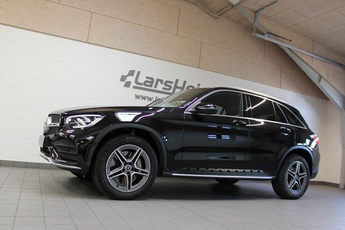 Sort Mercedes GLC300 de fra 2022