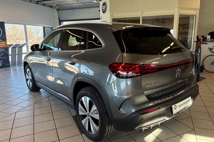 Grå Mercedes EQA300 fra 2022