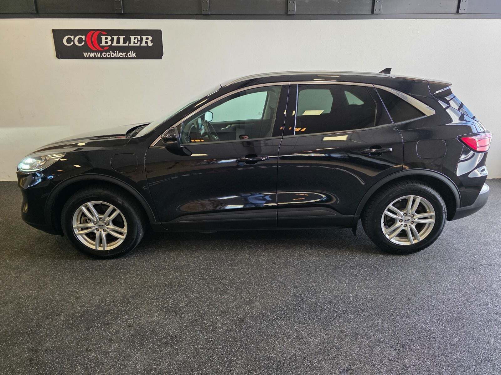 Ford Kuga 2,5 HEV Titanium X CVT