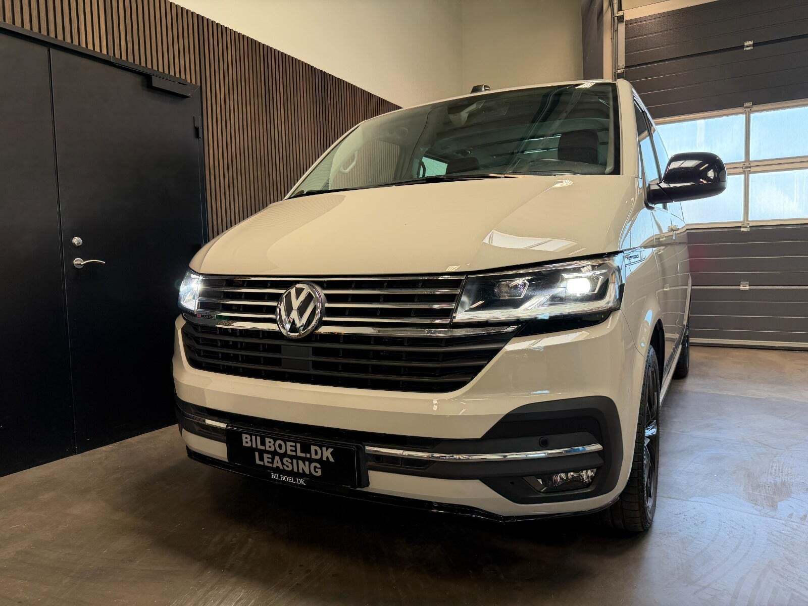 VW Multivan 2,0 TDi 204 Highline DSG 4Motion kort