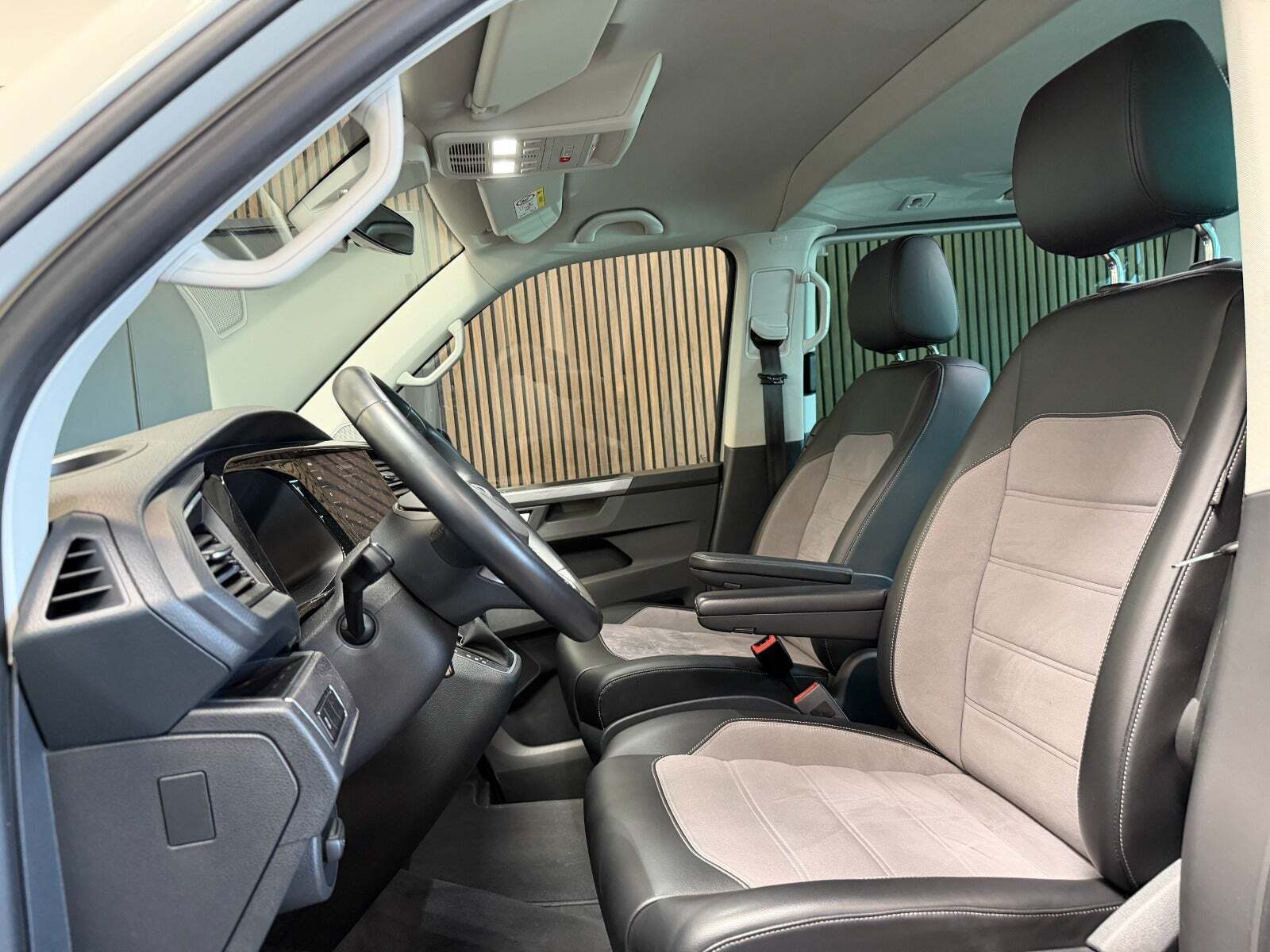 VW Multivan 2,0 TDi 204 Highline DSG 4Motion kort