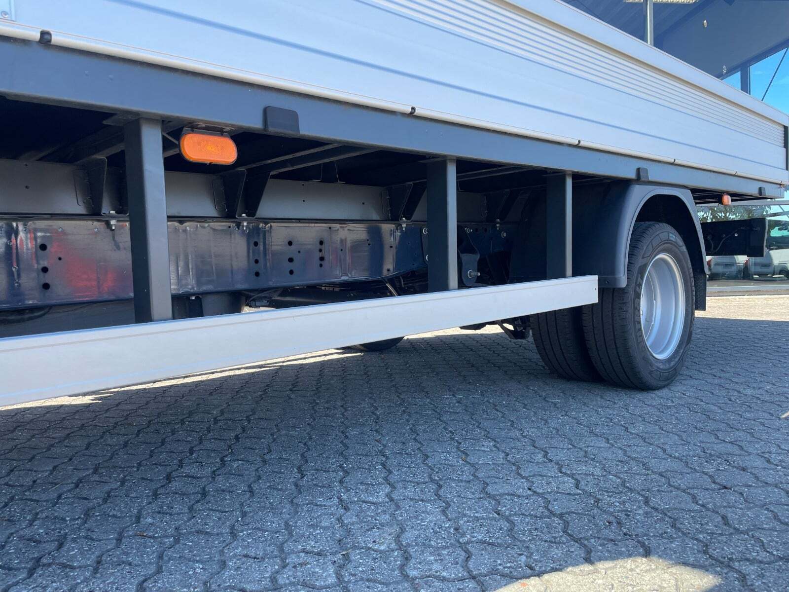 Blå Ford Transit 350 L3 Chassis fra 2025