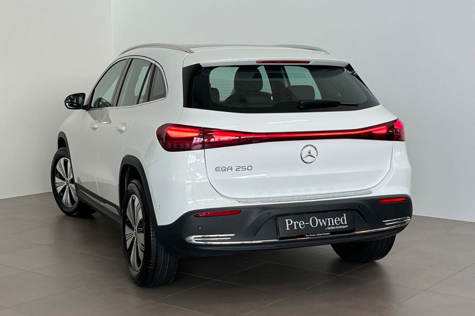 Hvid Mercedes EQA250 fra 2024