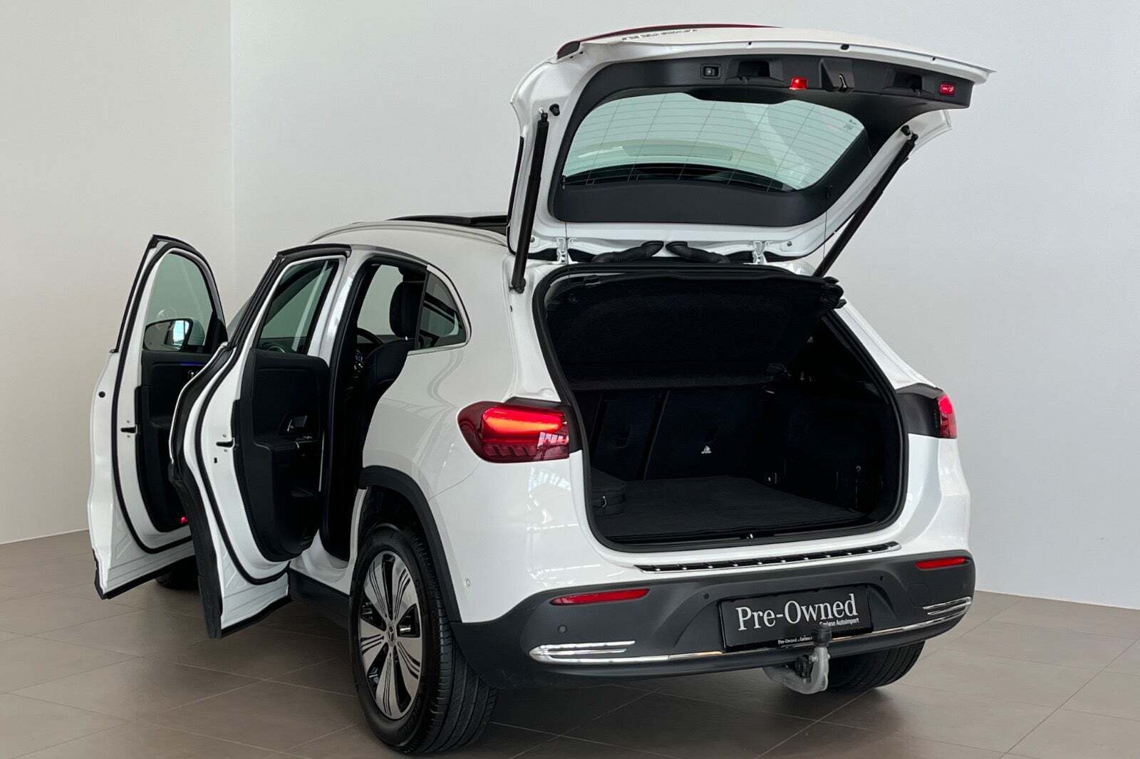 Hvid Mercedes EQA250 fra 2024