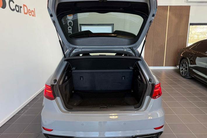 Grå Audi RS3 fra 2019