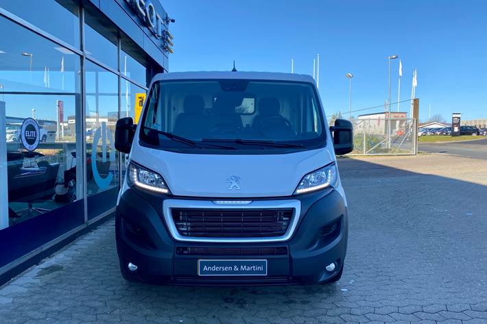 Hvid Peugeot Boxer fra 2022