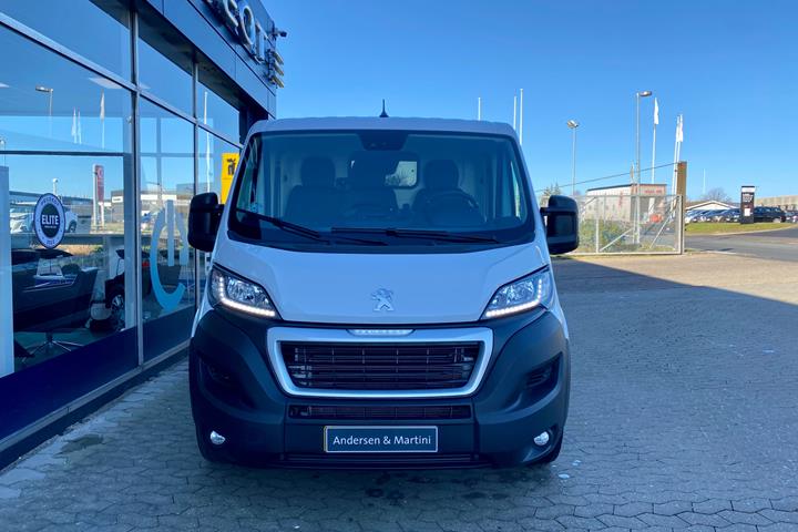 Hvid Peugeot Boxer fra 2022
