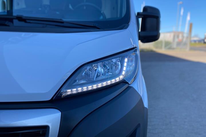 Hvid Peugeot Boxer fra 2022