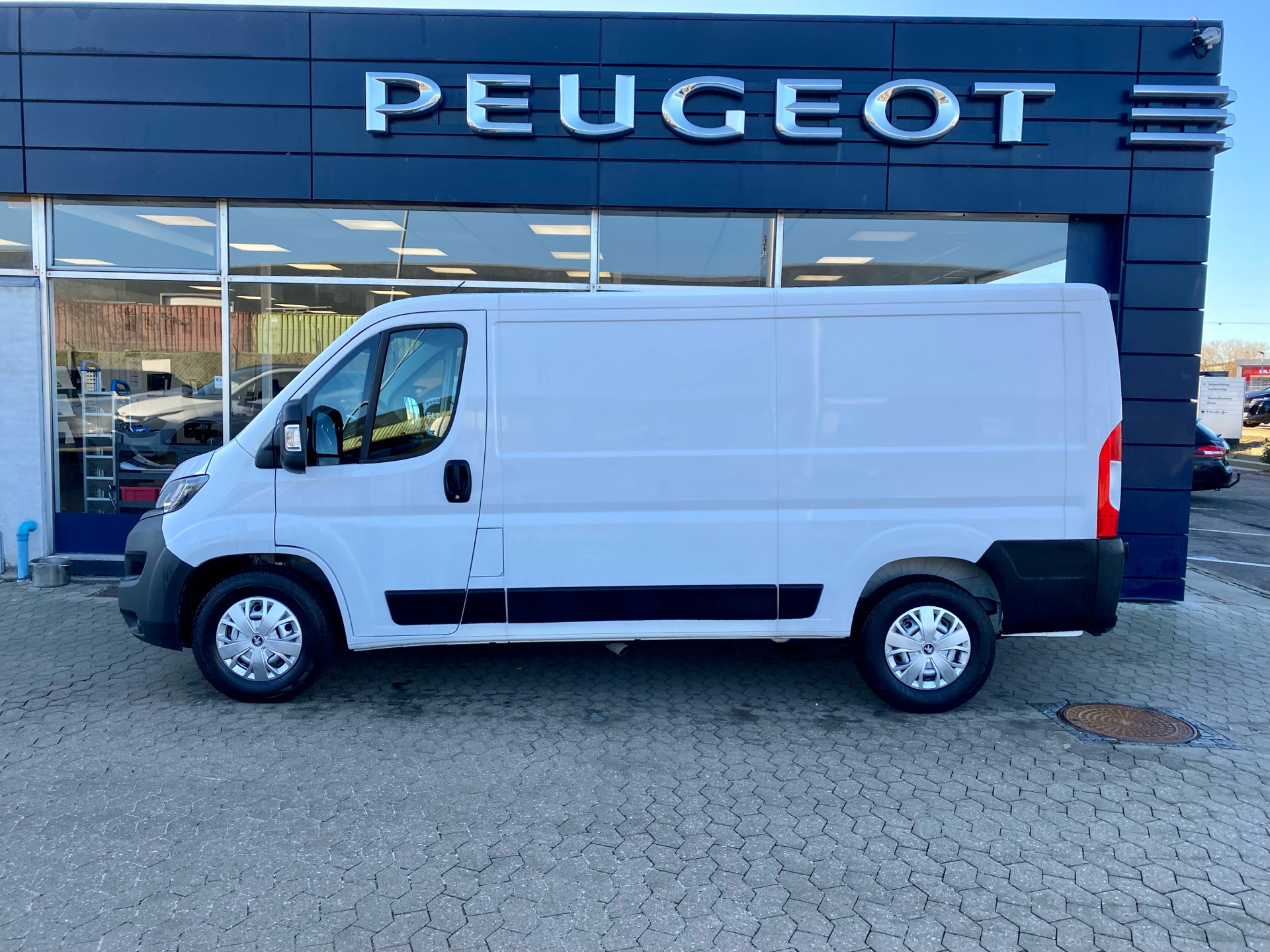 Hvid Peugeot Boxer fra 2022
