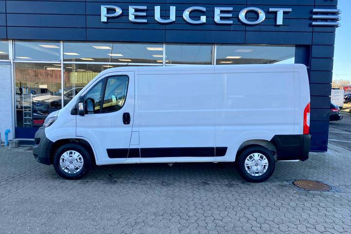 Hvid Peugeot Boxer fra 2022