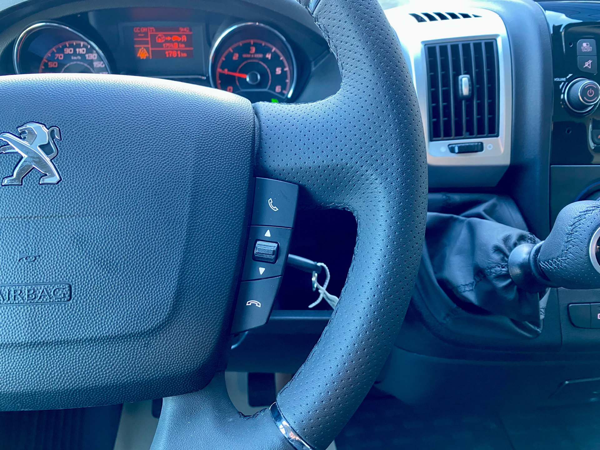 Hvid Peugeot Boxer fra 2022