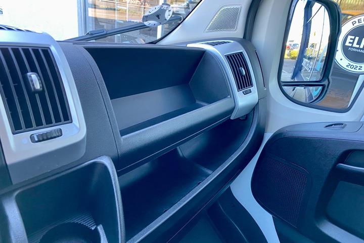 Hvid Peugeot Boxer fra 2022