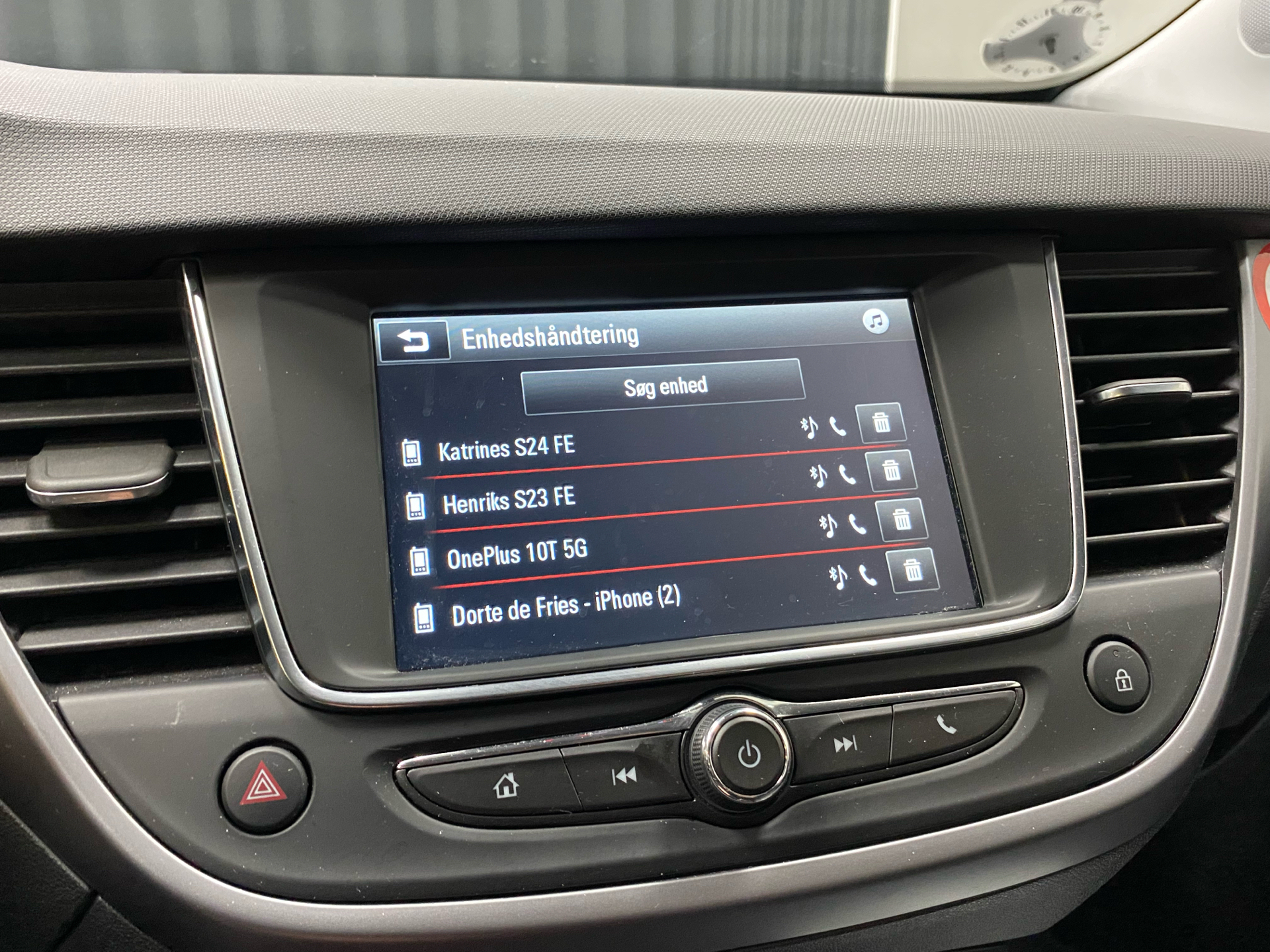 Sort Opel Crossland fra 2021
