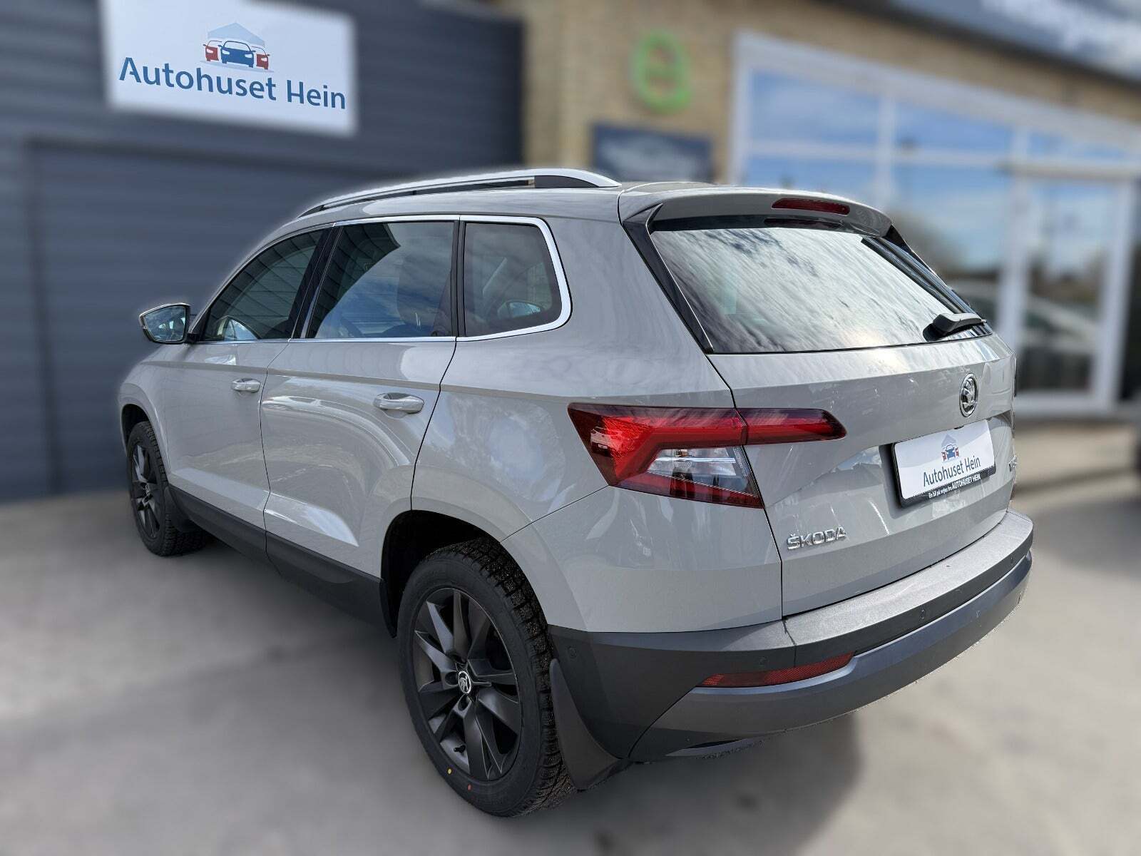 Grå Skoda Karoq fra 2018