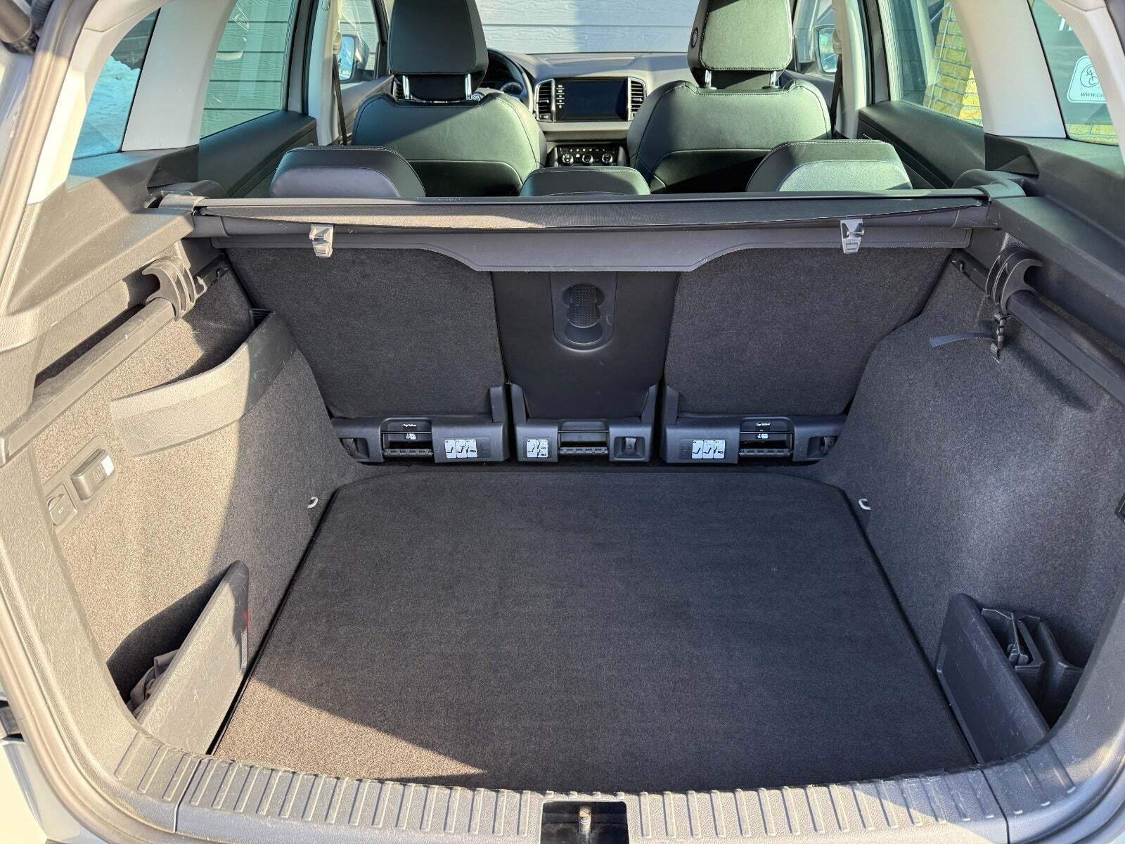 Grå Skoda Karoq fra 2018