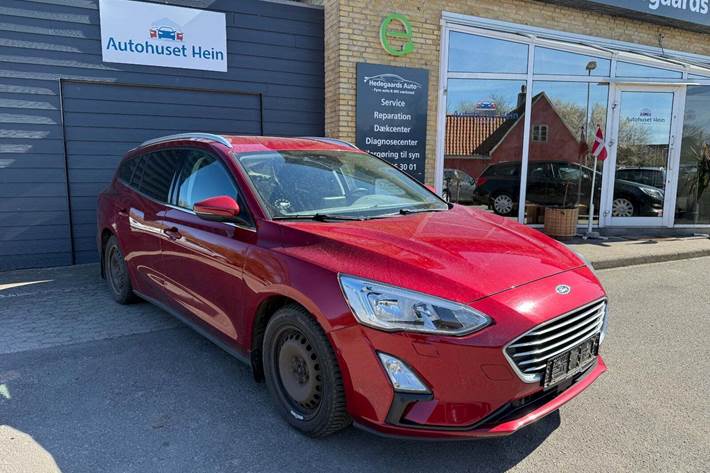 Rød Ford Focus fra 2019