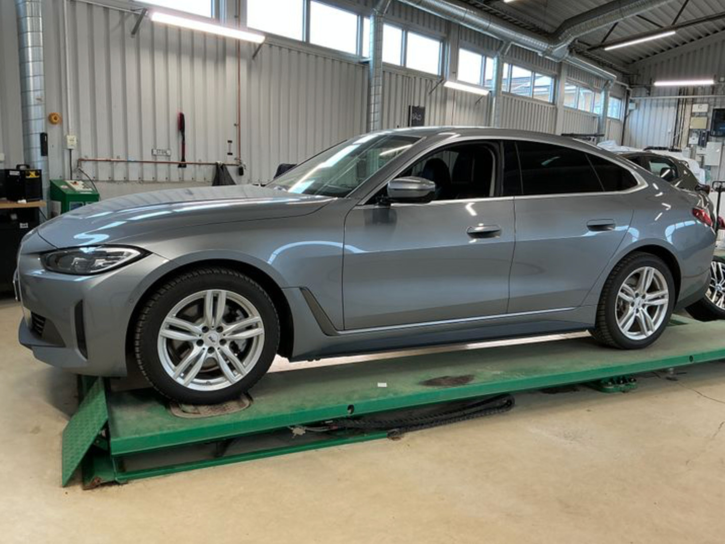 BMW i4 eDrive40 Charged