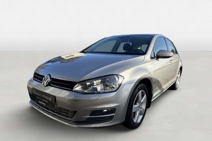 Grøn VW Golf VII fra 2013 set udefra