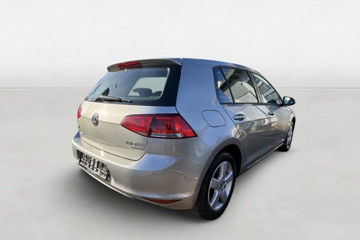 Grøn VW Golf VII fra 2013