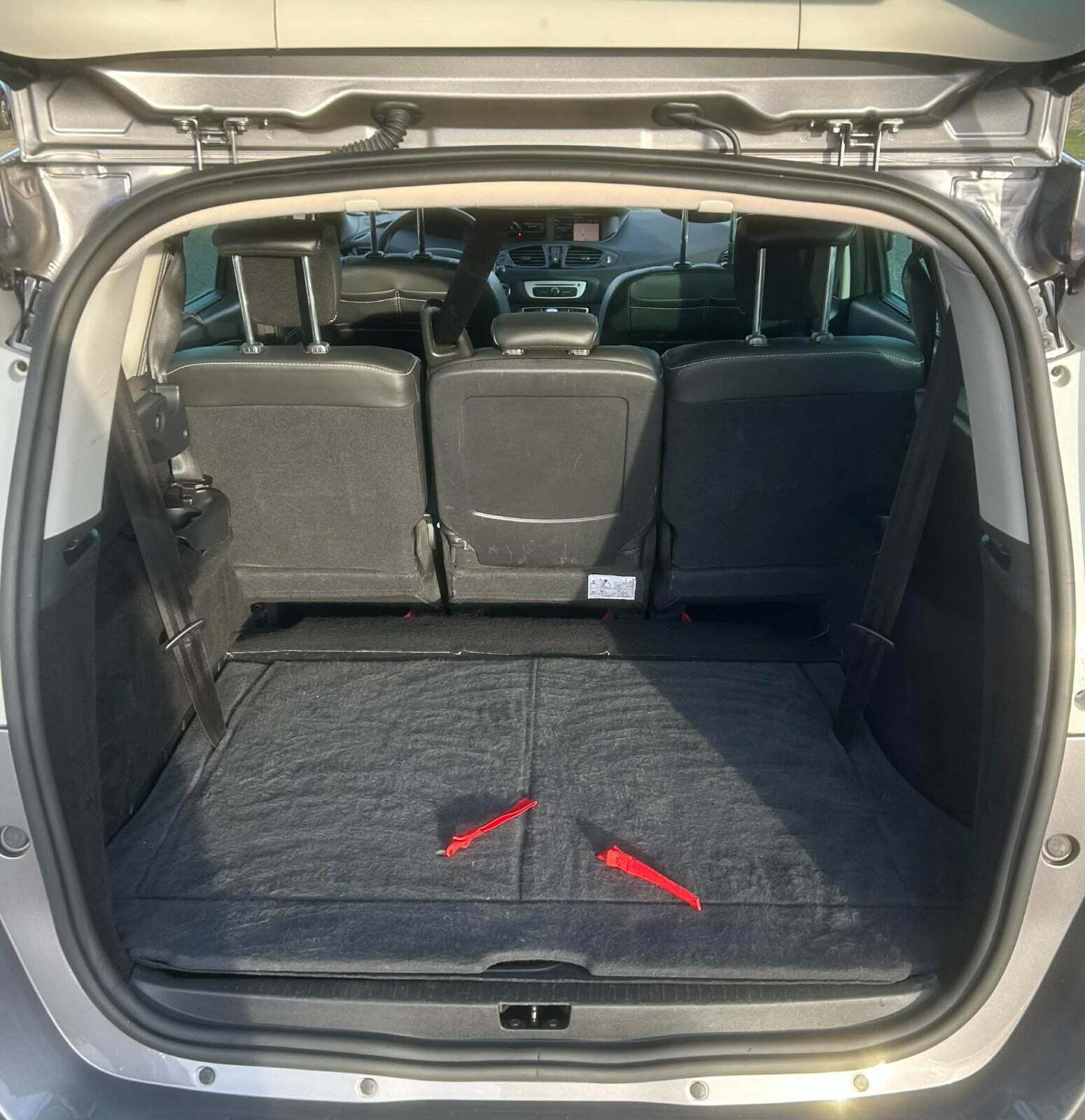 Beige Renault Grand Scenic III fra 2016