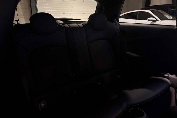 Sort Mini Cooper SE fra 2022