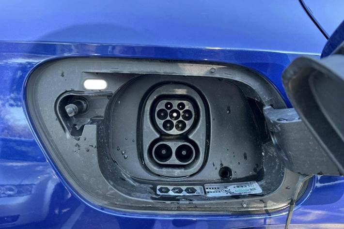 Blå VW ID.4 fra 2023