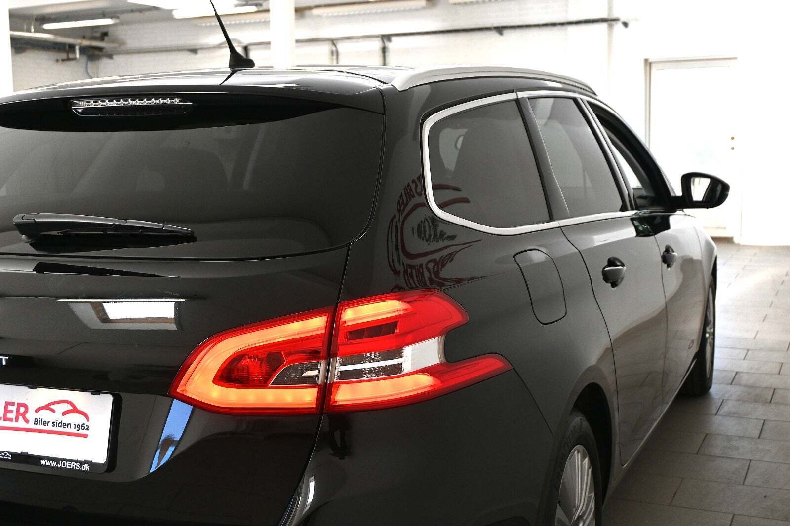 Peugeot 308 1,2 PureTech 130 Selection Sky SW EAT8