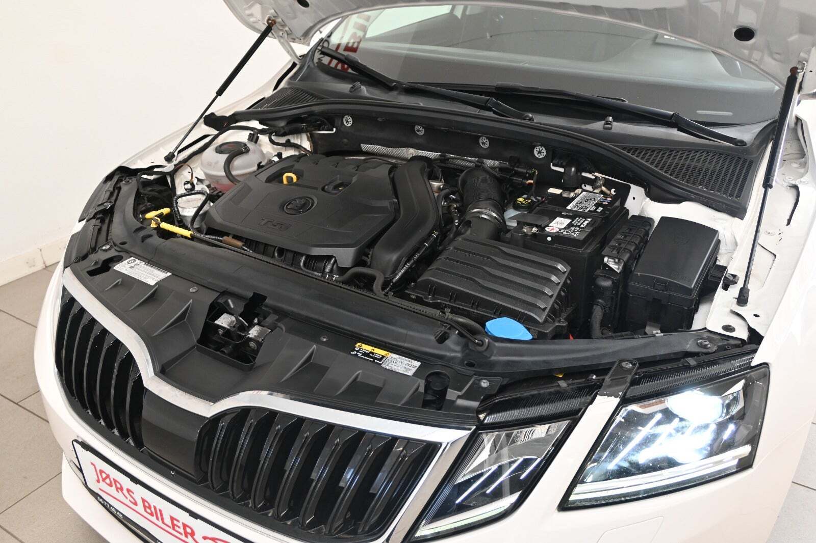 Hvid Skoda Octavia fra 2019