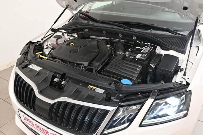 Hvid Skoda Octavia fra 2019
