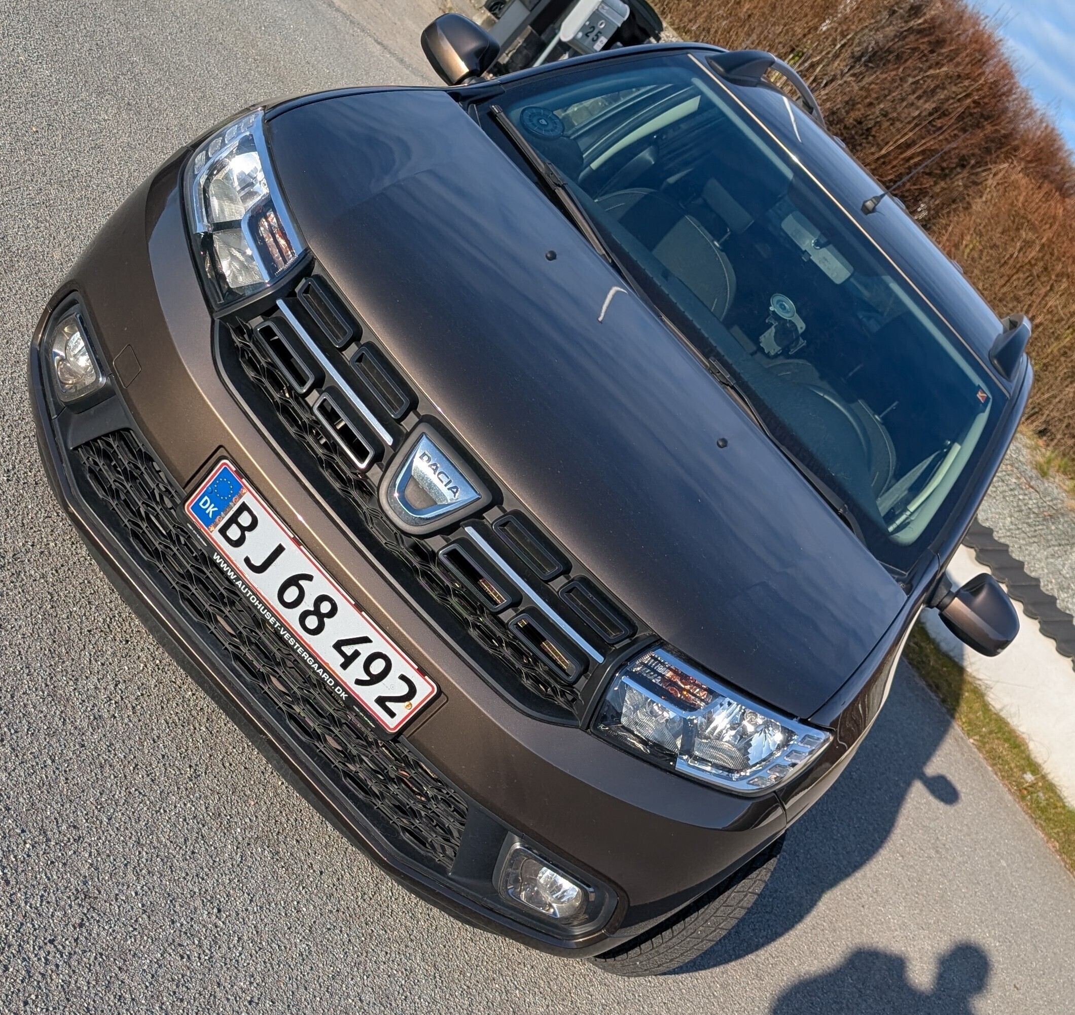 Brun Dacia Logan fra 2017