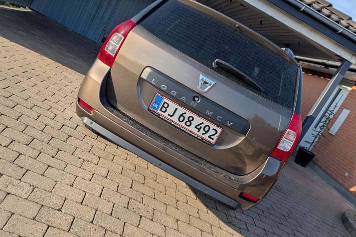 Brun Dacia Logan fra 2017