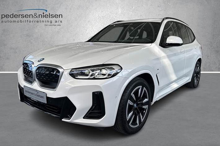 Hvid BMW iX3 fra 2022