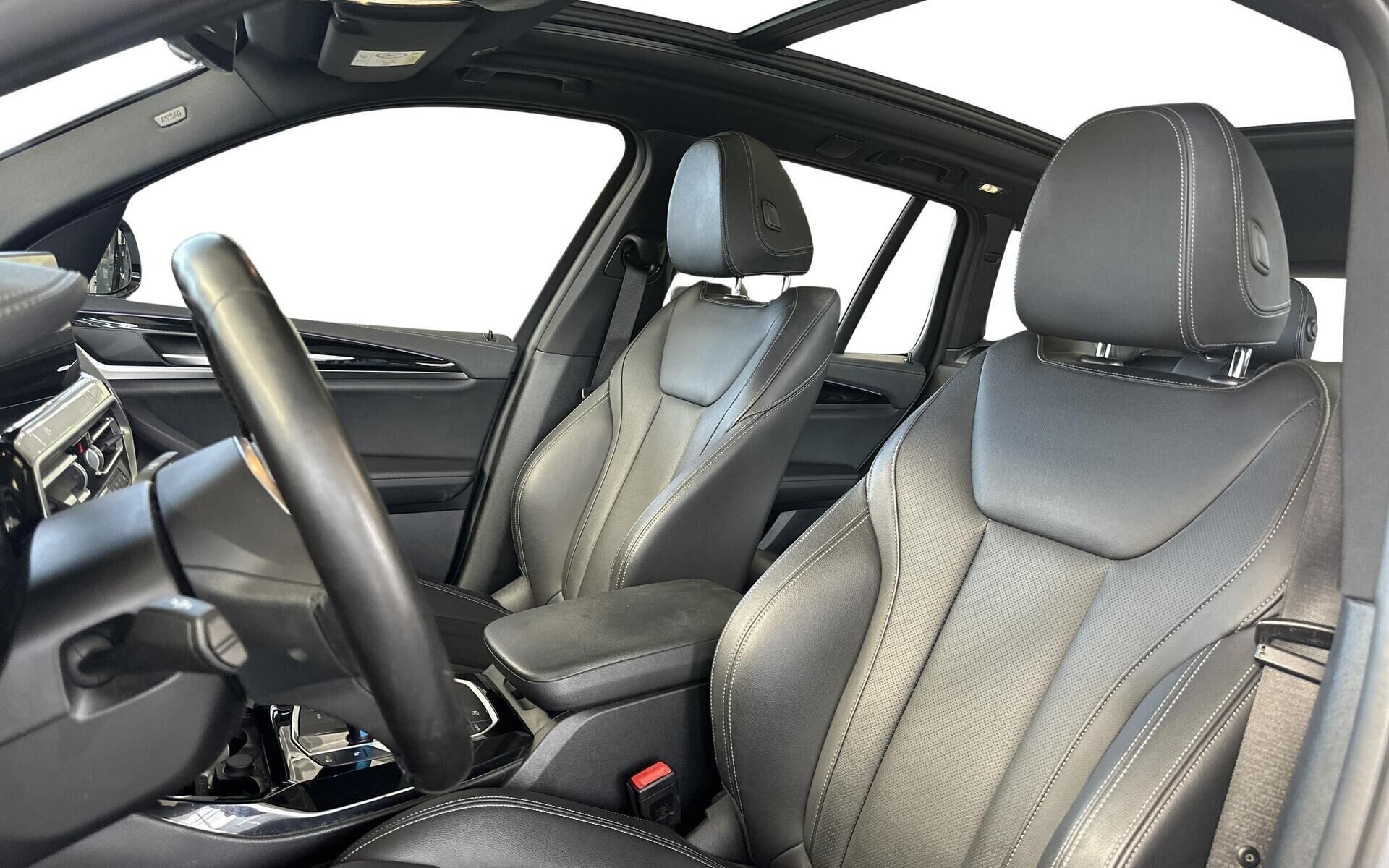 Hvid BMW iX3 fra 2022