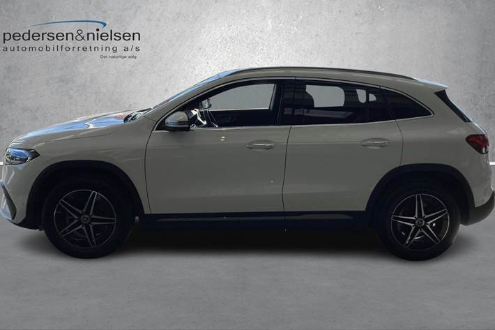 Hvid Mercedes EQA 250+ fra 2023